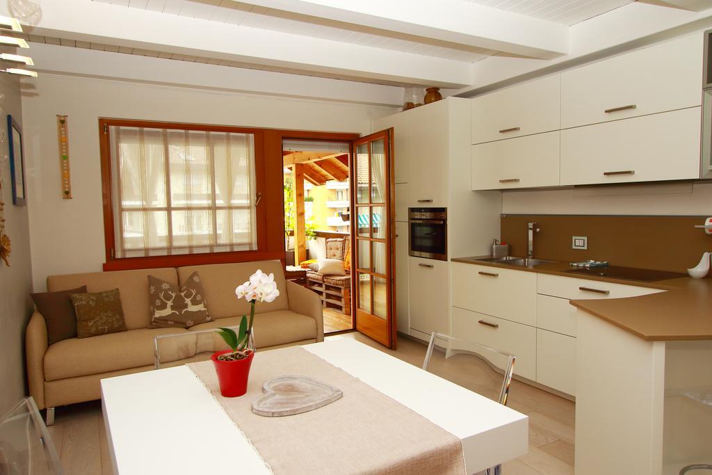 Home White ライヴェス エクステリア 写真