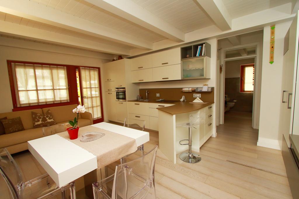Home White ライヴェス エクステリア 写真